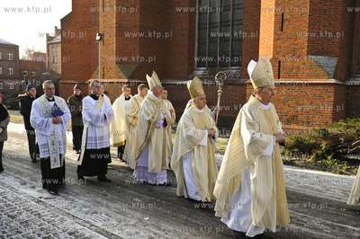 W uroczystooa Niepokalanego Poczecia NMP, w sobote...