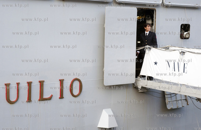 Zwiedzanie okretow NATO, bioracych udzial w manewrach...