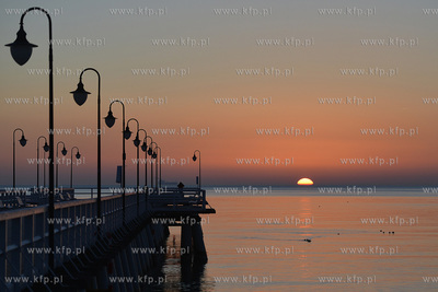 Wschod slonca na plazy w Gdyni Orlowie 18.02.2014 Fot....
