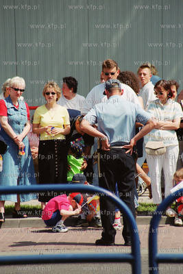 Papiez Jan Pawel II w Trojmiescie Na zdjeciu Oczekujacy...