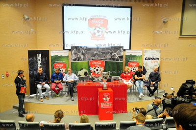 Gdynia. Konferencja prasowa turnieju piłkarskiego...