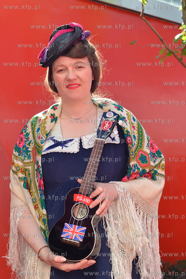 Piosenkarka Katy Carr,  Brytyjka polskiego pochodzenia,...