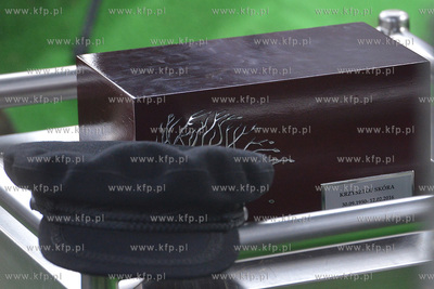 Rodzina, przyjaciele, znajomi, wspolpracownicy - setki...