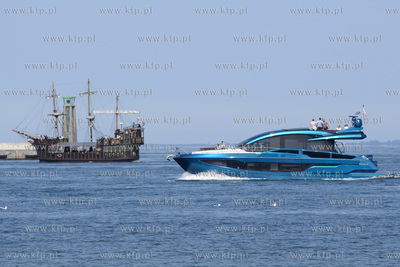 Gdynia 14. edycja Targów WIATR i WODA na wodzie
20.07.2019
fot....