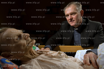 Ks. Piotr Krakowiak - krajowy duszpasterz hospicjow...