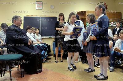 Zakonczenie roku szkolnego w SP na 83 w Gdansku Kokoszkach....