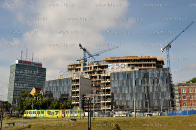 Gdansk. Okolice Europejskiego Centrum Solidarnosci...
