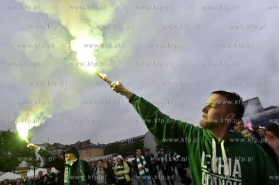 Strefa kibica na Targu Węglowym w Gdańsku.Mecz Legia...