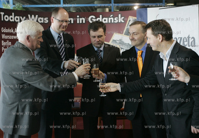 Rebiechowo. Lotnisko im. Lecha Walesy. Przyjecie deklaracji...