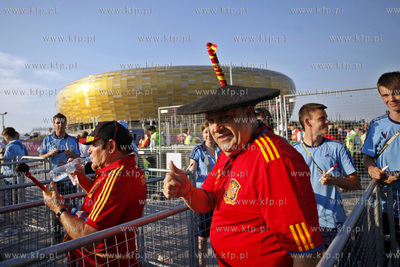 Gdansk Arena. Kibice wchodza na mecz Mistrzostw Europy...