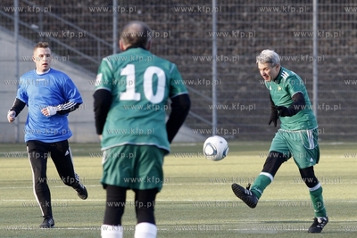 Gdansk. Boisko przy ul. Traugutta.  Sylwestrowy mecz...