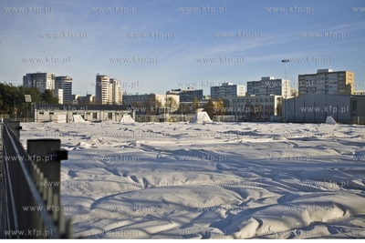 Rozbiórka sportowej hali namiotowej na stadionie przy...