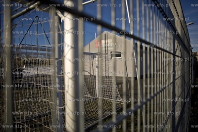 Rozbiórka sportowej hali namiotowej na stadionie przy...