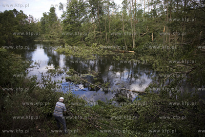 Skutki nawałnicy, która z piątku na sobotę przeszła...