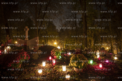 Wszystkich Świętych na cmentarzu komunalnym w Sopocie.
01.11.2019
fot....