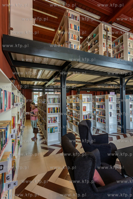 Biblioteka miejsko-powiatowa znajdująca się na dworcu...