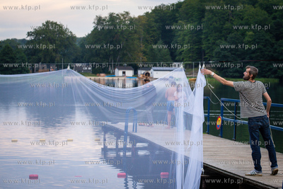 Przywidz, kąpielisko Gminne nad Jeziorem Przywidzkim....