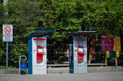 Gdansk. Dworzec Glowny PKP. Automaty do kupna biletow,...