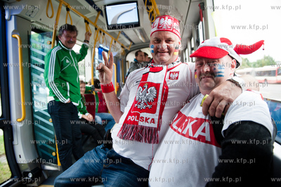 Gdansk. Niemieccy, Greccy i Polscy kibice udajacy sie...