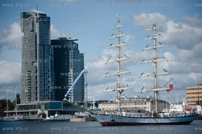 Gdynia. Uroczyste przywitanie zaglowca STS Fryderyk...