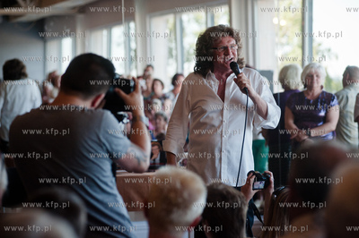 Sopot. Zatoka Sztuki. Charytatywne spotkanie ze Zbigniewem...