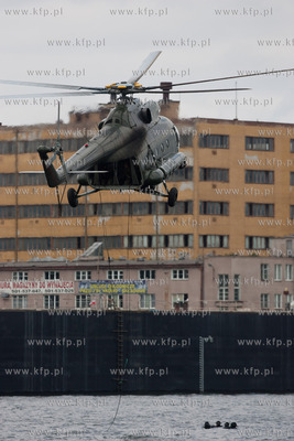 Gdynia. Skwer Kosciuszki. Festyn i pokazy zorganizowany...