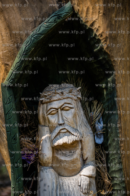 Gmina Koscierzyna, powiat koscierski. Przydrozna figurka...