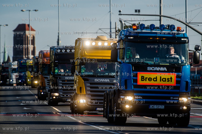 Gdańsk. Parada samochodów cieżarowych marki Scania,...