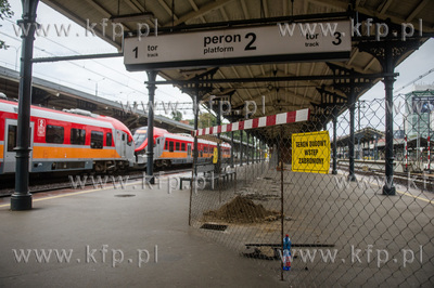 Gdańsk. Remont peronu na Dworcu Głównym PKP.
13.09.2017
fot....