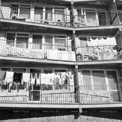 Balkony w gdanskim tzw falowcu. 
04.10.1973
1pazdziernik73_z.kosycarz_p7
Fot....
