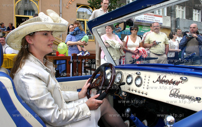 Swieto ulicy Swietojanskiej w Gdyni. Wielka parada...