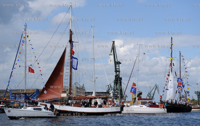 Gdansk. Zlot zaglowcow Baltic Sail 2009.  Parada Zagli...