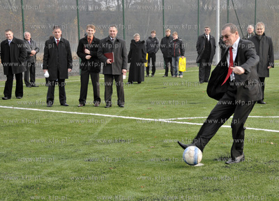 W Pelplinie przy ZSP nr2 otwarto kompleks boisk w ramach...