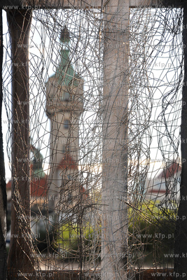 Sopot plaza przy Molo. Happening "Unwanted Things "...