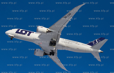 Boeing 787-800 Dreamliner Polskich Linii Lotniczych...