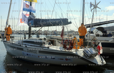 Gdynia. Pozegnanie kpt. Krystiana Szypki, ktory na...