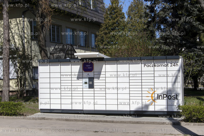 Paczkomaty Inpost przy Wojska Polskiego w  Pruszczu...