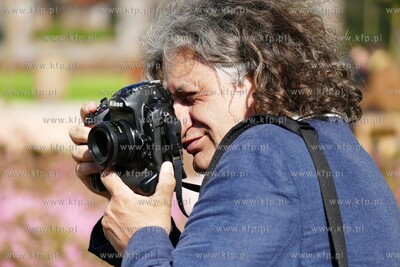 Fotoreporter Maciej Kosycarz podczas otwarcia ogrodów...