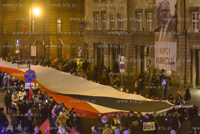 Gdańsk. Przemarsz konduktu żałobnego z trumną zamordowanego...