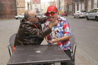 Od lewej Krzysztof Skiba i Pawel Konnak Konjo - niektorzy...