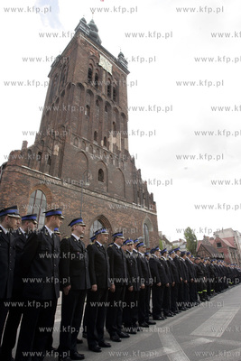 W nagrode za wspaniala sluzbe podczas gaszenia kosciola...