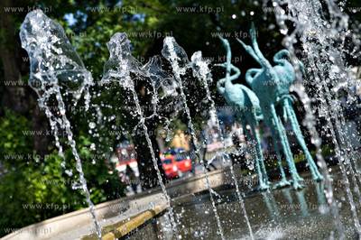 Gdansk Wrzeszcz. Fontanna z czaplami.
4.07.2009
fot....