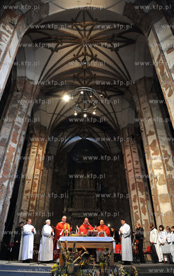 Msza Sw. w kosciele sw. Jana w Gdansku na zakonczenie...
