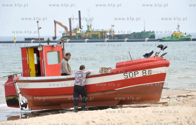 Prace przy budowie wylotow sopockich potokow w glab...