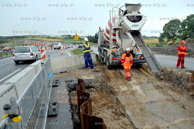 Gdansk.  Obwodnica Trojmiasta. Wmurowania kamienia...