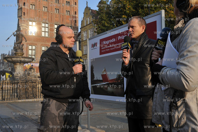 Program IV Polskiego Radia przez caly dzien nadawal...