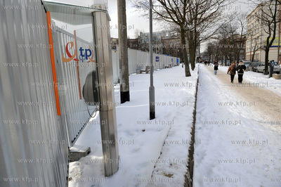Dla kogo ta budka telefoniczna ? Firma prowadzaca rozbudowe...