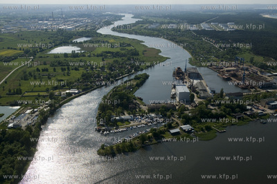 Gdansk z lotu ptaka. Stocznia Wisla na wyspie Stogi...