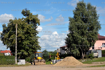 Wies Sulmin na Kaszubach w gmienie Zukowo. Budowa wiejskiej...