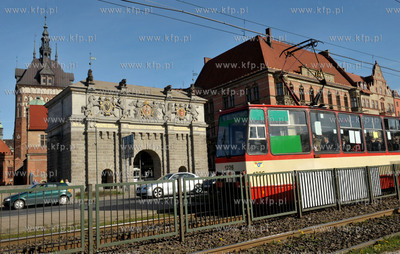 Gdansk. Tramwaj Konstal 105n na ul. Waly Jagiellonskie,...